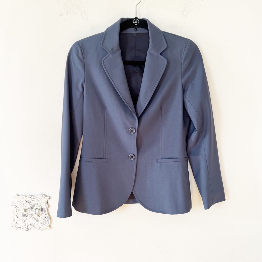 Theory Classic Navy Two Button Wool Blazer Pin Stripe Lining 4